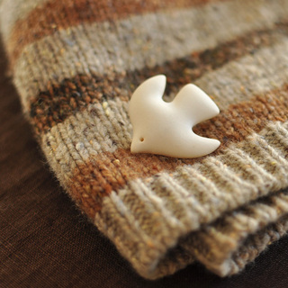 冬の装いにもぴったり＊土のやさしさを感じる《陶磁器アクセサリー》を身につけませんか
