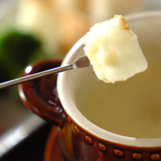 チーズ×○○。組み合わせが楽しくて美味しい！【チーズフォンデュ】のレシピ