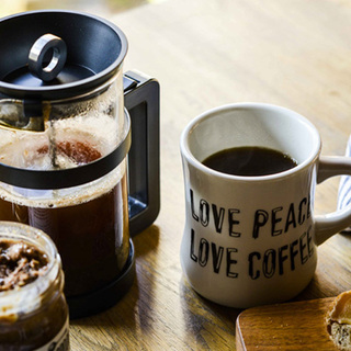 豆の風味豊かな一杯を。「フレンチプレス式コーヒー」の美味しい淹れ方【名店ガイド付】