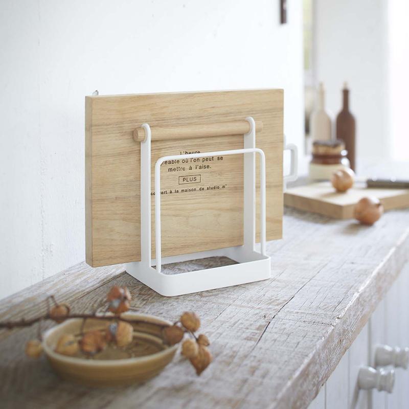 探していたのはこんなアイテム。お洒落で便利な『包丁たて・まな板たて