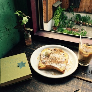 "京都"に行ったら寄ってみて♪  こころが動く《本と料理》に出会える｢ブックカフェ｣4選