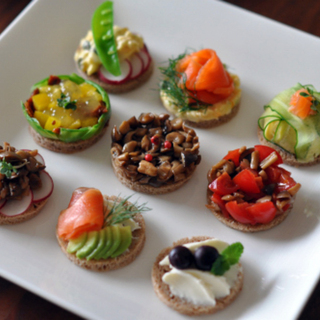 みんなでワイワイ楽しめる♪北欧のオープンサンド「スモーブロー」※レシピ付