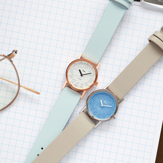 この春は「小さめ」が気分。大人の女性が身に着けたい、小ぶりな『腕時計』