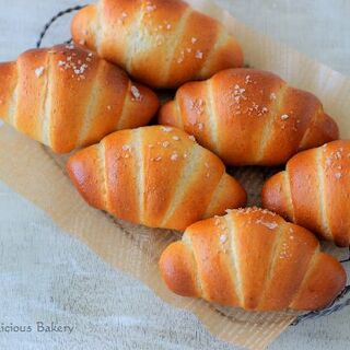 カリふわ、バターがジュワっ♪「塩パン」基本の作り方とアレンジレシピ集