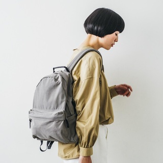 これがわたしの「定番」！大人に馴染む“シンプル・バッグ”