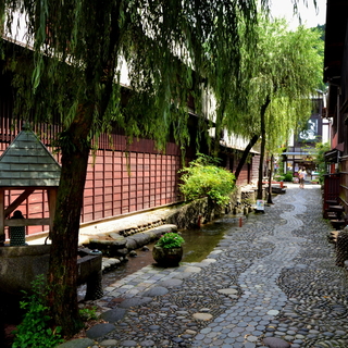 清流と名水が織りなす風景に魅せられて～岐阜県・郡上八幡で名水めぐりを楽しもう～
