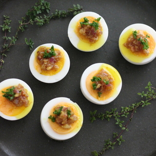 もう失敗しない!ゆで卵の黄身を真ん中にする方法&殻をきれいにむく方法