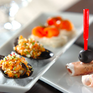 美味しいタパスをいっぱい並べて♪おすすめ簡単『お家バル』メニュー