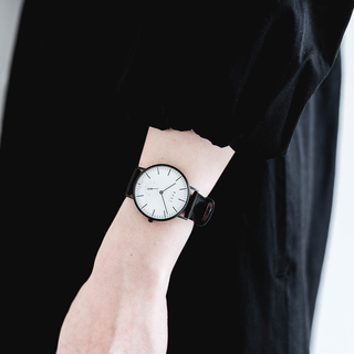 オンの日もオフも、しっくり来る。おしゃれの印象を左右する『腕時計』の選び方