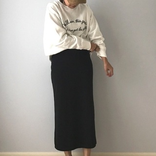 1着はほしい！お役立ちアイテム『トレーナー』でつくる大人カジュアル・コーデ