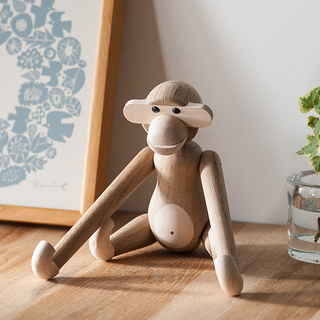 可愛いお猿に仲間が増えたよ。カイ・ボイスンの木製玩具「モンキー」