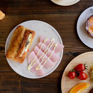 中途半端？な大きさの「中皿」。だからこそ用途が広くて便利なのです。