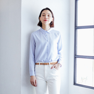 通勤スタイルから休日スタイルまで。ユニクロで叶う!『大人のブラウスコーデ』