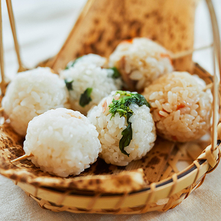 【明日なにつくる？】春の行楽に。アレンジおにぎりはいかが？