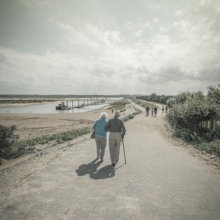 今が一番幸せ！“年をとってからの方が楽しい”と感じる人が意外に多い理由とは？