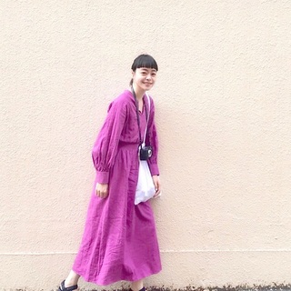 “雨の日”は色で気分を上げる！色鮮やかな「大人のカラーコーディネート」