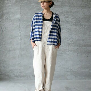 大人の「オーバーオール」の着こなし方。リラックスカジュアルを叶える【5つ】のポイント