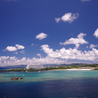 陽射しを浴びて煌めく白砂と透き通る海を求めて～沖縄県でのおすすめビーチ6選～（本島編）