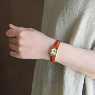 大人な雰囲気をさりげなく＊『アンティーク腕時計』で魅せる腕元