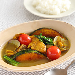 さらりと食べられる本格エスニック！アレンジも楽しめる『スープカレー』のレシピ帖