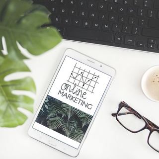 パソコン・スマホ・テレビを1日4時間以上見ている人へ。今日から始めたい【疲れ目対策】