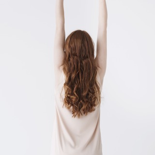 全ては姿勢のせい･･･！？簡単「猫背の治し方」でいくつになっても美しさをキープ！