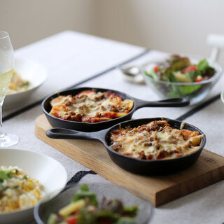 もっと活用しよう。じっくり美味しさ引き出す「スキレット」の〈おかず系レシピ〉