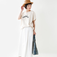 子供っぽく見えない シンプル ロゴtシャツ のブランド別 大人カジュアルコーデ 集 キナリノ