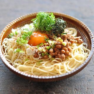 人気の「納豆パスタ」はアレンジ次第でプロの味！定番めんつゆから濃厚バター味まで≪おすすめレシピ28選≫