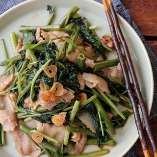 アレンジ多彩！栄養満点＆美味しい「空芯菜（くうしんさい）」レシピ集