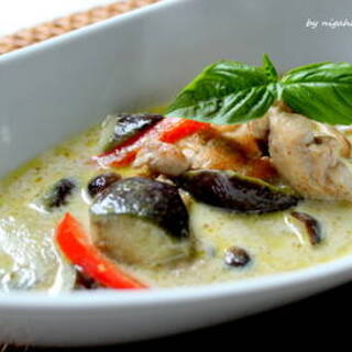 実は簡単に作れるよ!「グリーンカレー」基本のキとレシピ20選