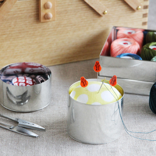 一家にひとつ、あると安心。裁縫箱（ソーイングボックス）と基本のお裁縫-縫い方動画付き-