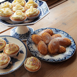 うっとりするほど素敵。「アンティーク」の器で叶える、幸せおやつ時間