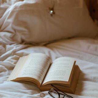 一日の終わりを穏やかに…。眠る前の「読書タイム」におすすめの本【9篇】