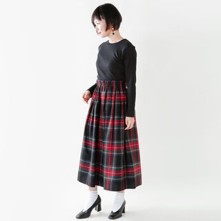 黒＆ネイビーで締めるとうまくいく！秋の『柄物コーデ』お手本帖