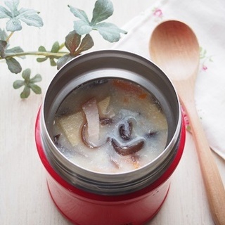 レジャー先やランチで大活躍。秋からはじめるほっこり美味しい「スープジャー」レシピ集