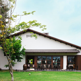 せっかく訪れるなら、とびきり素敵なお店へ。《軽井沢》の隠れ家的レストラン5選