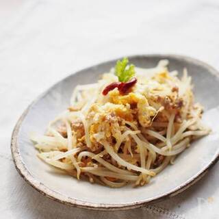 お財布にうれしい「かさ増し野菜」でつくる【もやし・豆苗・きのこ】の節約レシピ