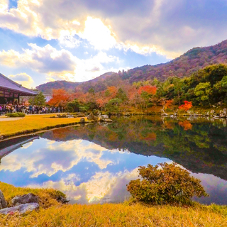 秋の京都で。嵐電「嵐山駅」から徒歩10分以内の《紅葉（もみじ）スポット》いろいろ…♪
