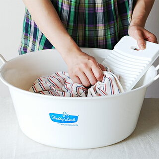 「しまい洗い」し忘れてないですか？虫食い・黄ばみを防ぐ《衣替えの極意》