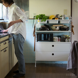 キッチンにリビングに。自由に組み合わせて楽しむ収納棚【String(ストリング)】のシェルフ 