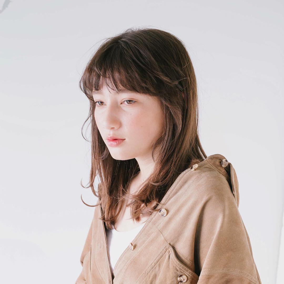 カジュアルなのに女性らしい 肩下ミディアム なら今っぽいおしゃれ感が思いのまま キナリノ