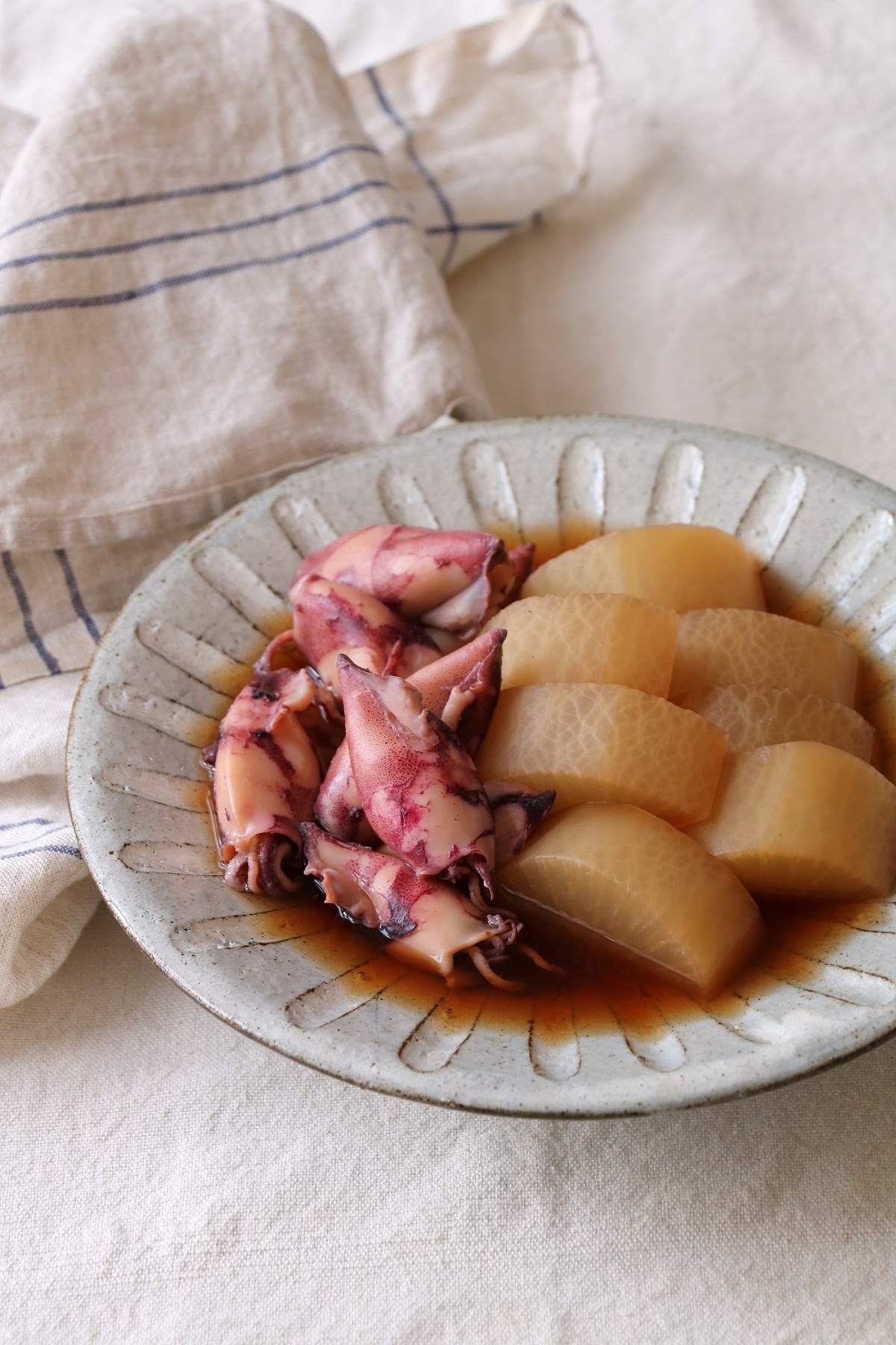 定番の煮物 おもてなしメニューまで 多彩な いか料理 のアイデアレシピ集 キナリノ 定番の煮物 おもてなしメニューまで 多彩な いか料理 のアイデアレシピ集 キナリノ