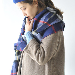 少しの工夫でぱっと華やぐ。地味にならない【冬のおしゃれ】の差し色術