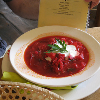 煮込み料理やホットスイーツも。身も心も温まる「ロシア料理」で、おうちディナーを♪