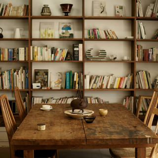 じっくりと本の世界に浸れる空間作り。「ブックカフェ風インテリア」のすすめ