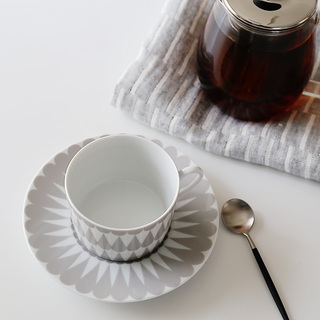 食卓をふわっと華やかに。「北欧デザインの器」で食事をしましょう