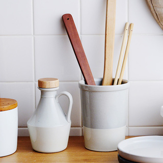 キッチンツールやカトラリーをスッキリ収納。おすすめスタンド&キャニスター