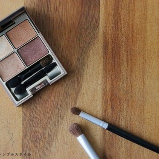 ナチュラルで上品な目元を作る「ベージュ系アイシャドウ」のおすすめ＆上手な使い方