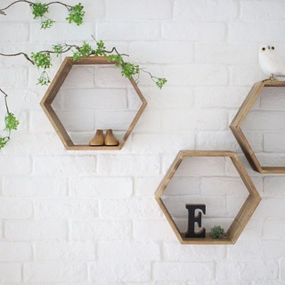 スペースがないなら“壁”を活用してみない？リビングの「壁面収納」アイデア集